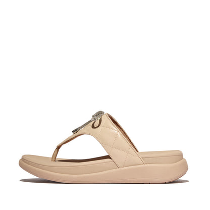 รองเท้าแตะแบบหูหนีบ ผู้หญิง รุ่น F-MODE GO CRYSTAL-BOW QUILTED TOE-POST SANDALS