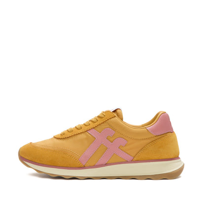 รองเท้าผ้าใบ ผู้หญิง รุ่น RETRO-Q FF FABRIC/SUEDE SNEAKERS