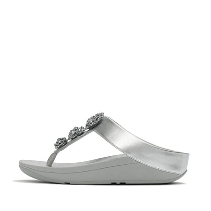 รองเท้าแตะแบบหูหนีบ ผู้หญิง รุ่น FINO BEADIE-BUTTON METALLIC TOE-POST SANDALS