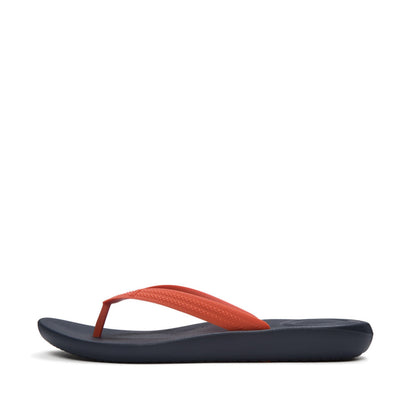 IQUSHION ERGONOMIC MENS TEXTURED FLIP-FLOPS