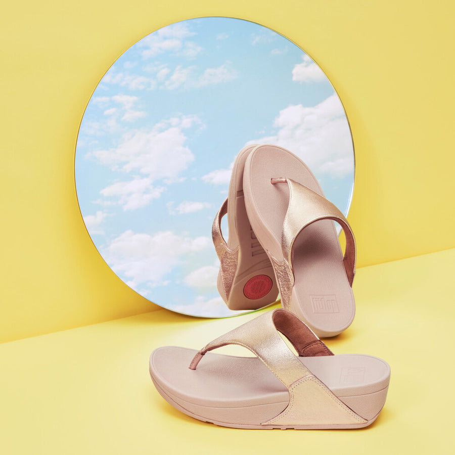 รองเท้าแตะแบบหูหนีบ ผู้หญิง รุ่น LULU LEATHER TOE-POST SANDALS – FitFlop  Thailand